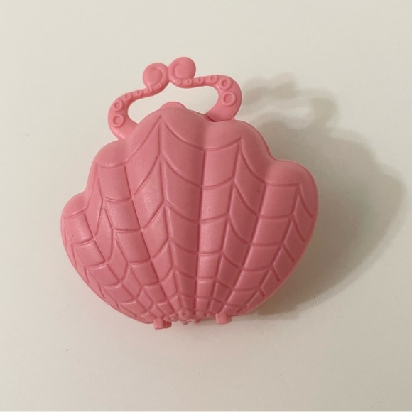 Monster High Student Exchange Lagoona Doll Replacement Pink Shell Purse - Picture 6 of 11
